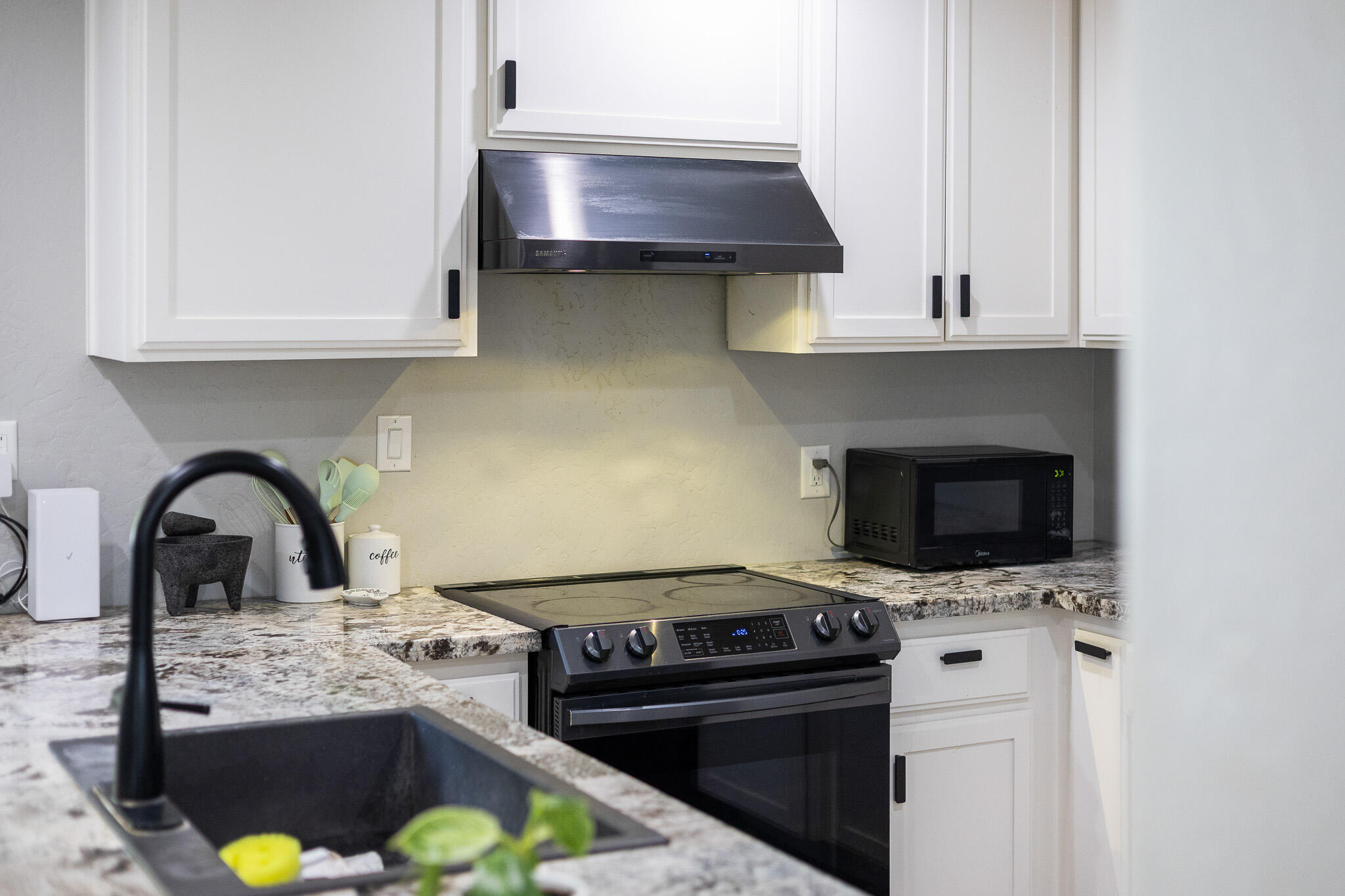 25769 Hypericum Road Visalia, CA 93292 - Photo 58 of 83 58 Stove