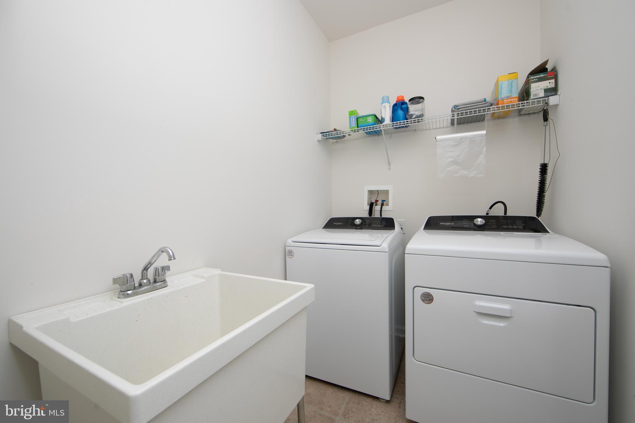 25 Applegate Drive Florence, NJ 08518 - Photo 21 of 51 1st floor laundry room