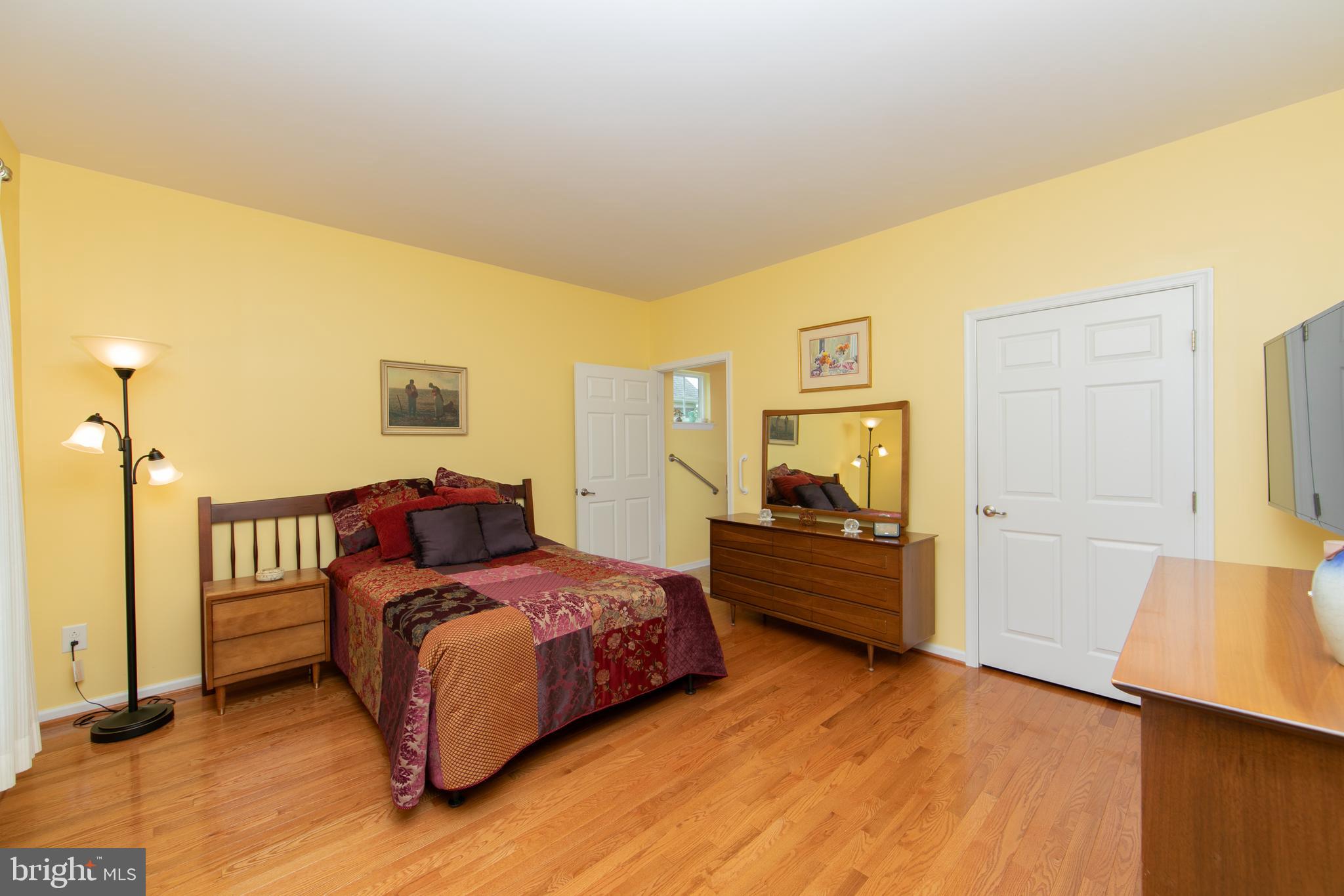 25 Applegate Drive Florence, NJ 08518 - Photo 30 of 51 Primary Bedroom