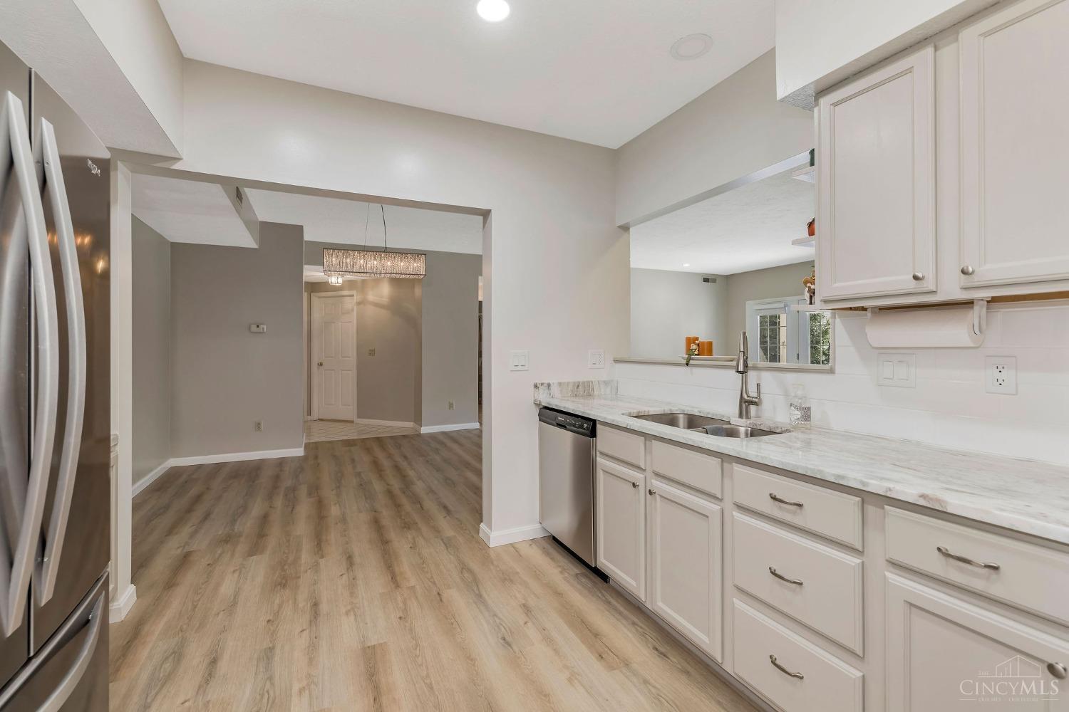 817 Neeb Road, Unit 6 Cincinnati, OH 45233 - Photo 5 of 42 Gallery Image 5