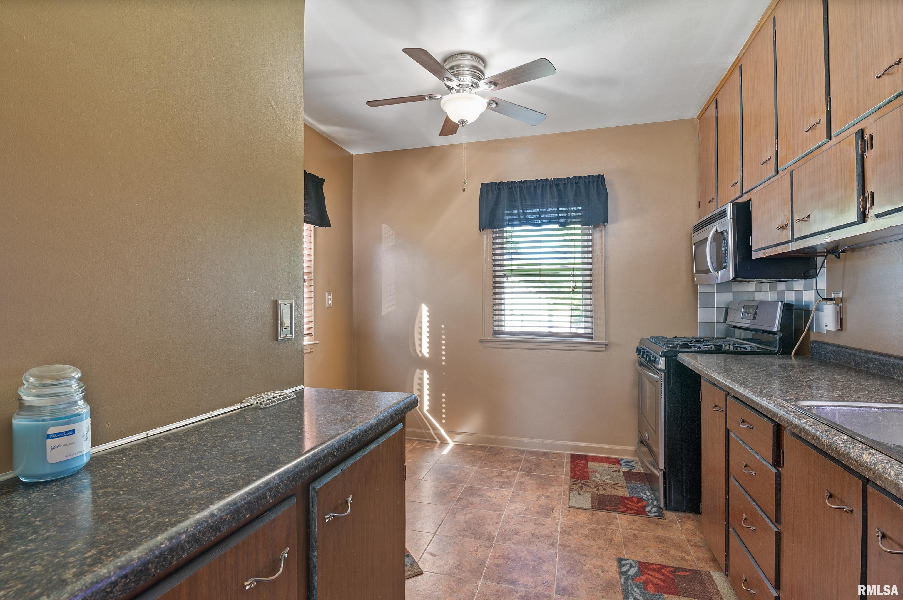 3610 Rockingham Road Davenport, IA 52802 - Photo 8 of 15 Gallery Image 8