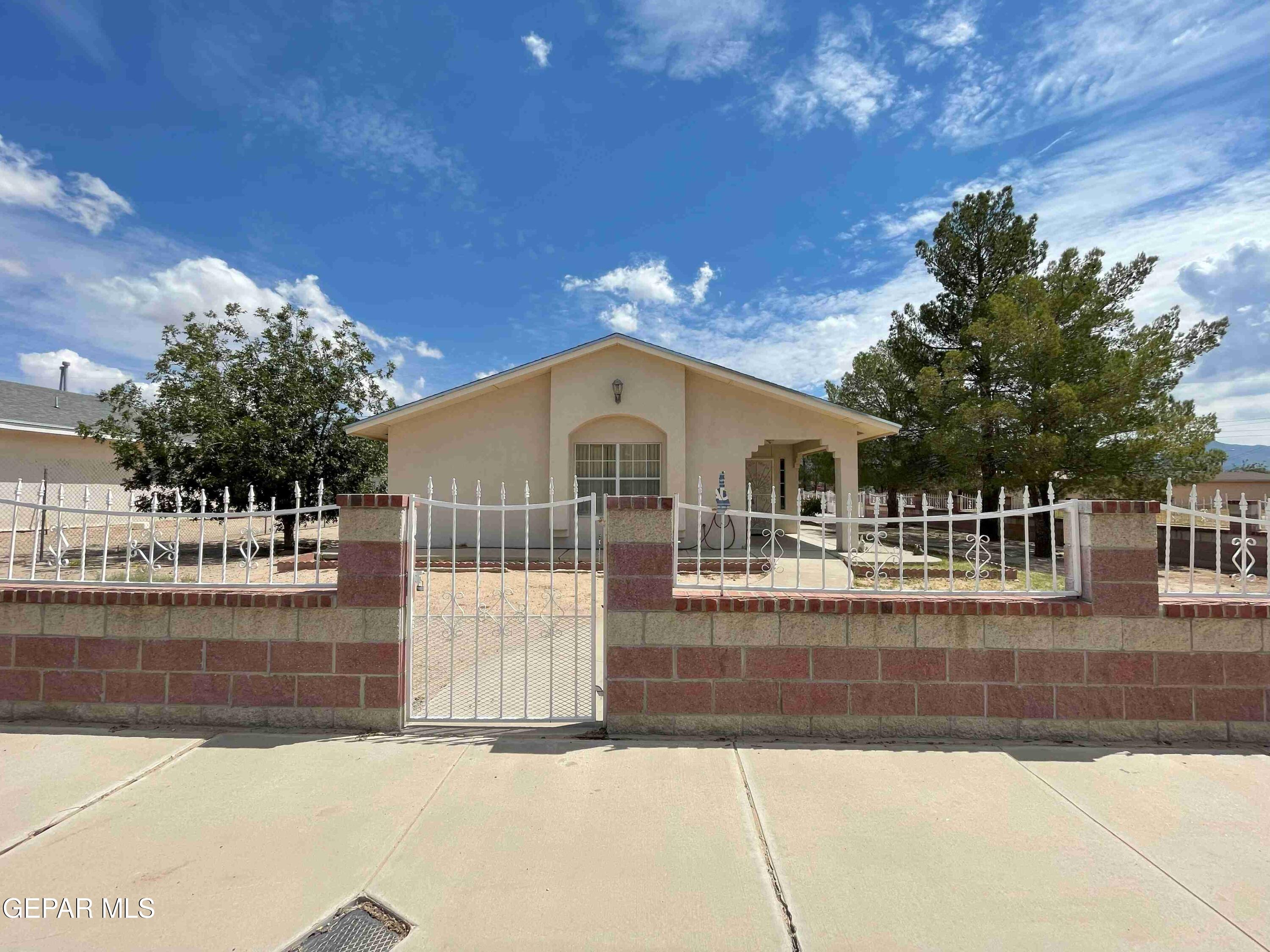 1100 Fresno Street Anthony, TX 79821 - Photo 1 of 38 Exterior Front