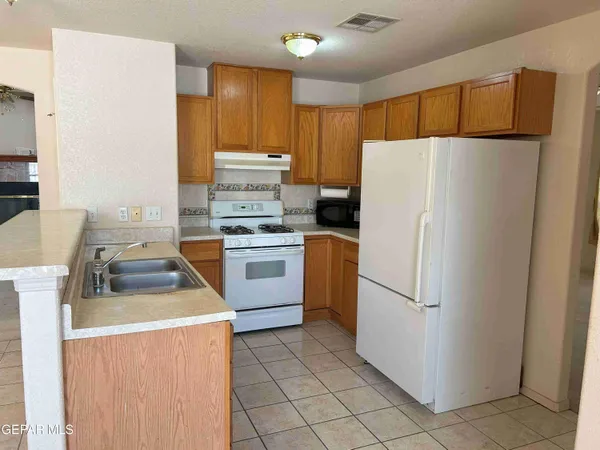 $230,000 | 1100 Fresno Street, Anthony, TX 79821