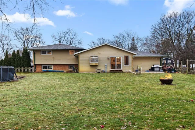 $579,000 | 3465 Nassau Drive, Brookfield, WI 53045