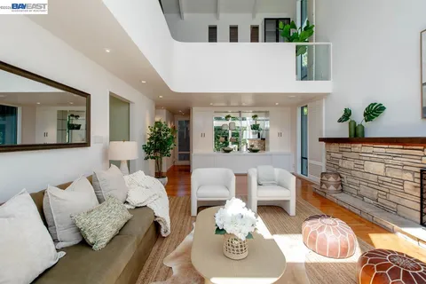 $1,295,000 | 6540 Saroni Drive, Oakland, CA 94611