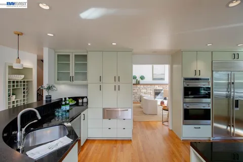 $1,295,000 | 6540 Saroni Drive, Oakland, CA 94611