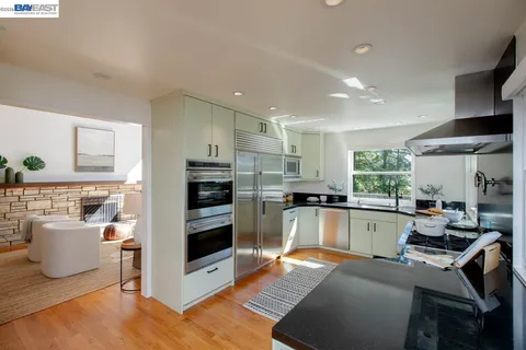 $1,295,000 | 6540 Saroni Drive, Oakland, CA 94611