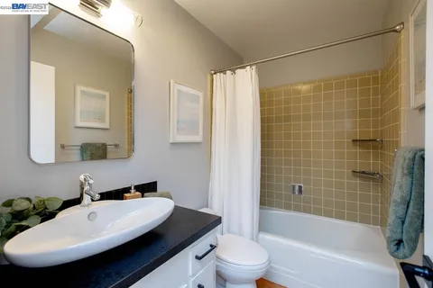 $1,295,000 | 6540 Saroni Drive, Oakland, CA 94611