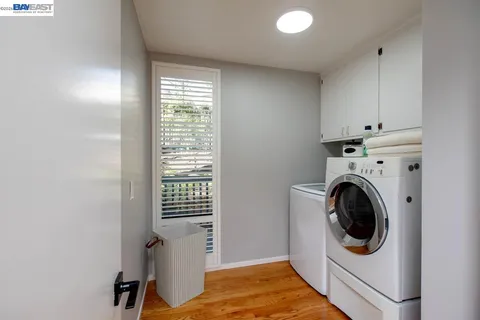 $1,295,000 | 6540 Saroni Drive, Oakland, CA 94611