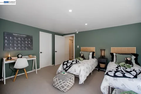 $1,295,000 | 6540 Saroni Drive, Oakland, CA 94611