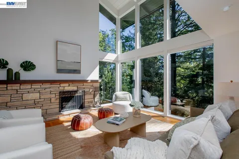 $1,295,000 | 6540 Saroni Drive, Oakland, CA 94611