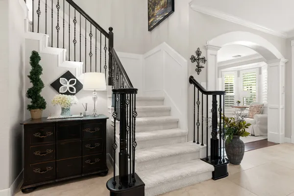 $1,125,000 | 23 Wooded Path Place, The Woodlands, TX 77382