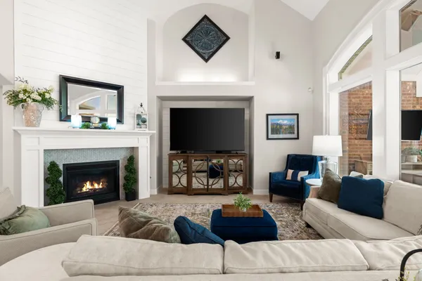 $1,125,000 | 23 Wooded Path Place, The Woodlands, TX 77382