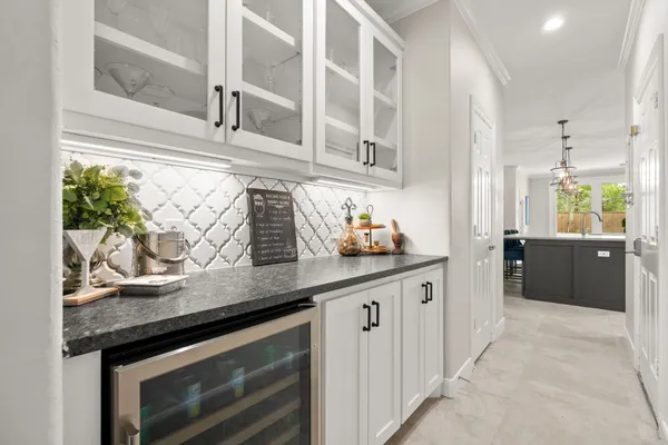 $1,125,000 | 23 Wooded Path Place, The Woodlands, TX 77382