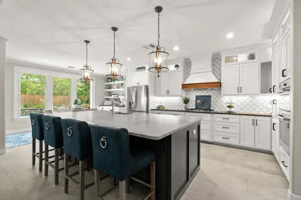 $1,125,000 | 23 Wooded Path Place, The Woodlands, TX 77382