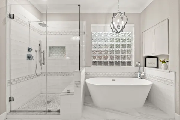 $1,125,000 | 23 Wooded Path Place, The Woodlands, TX 77382