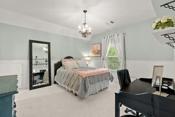 $1,125,000 | 23 Wooded Path Place, The Woodlands, TX 77382