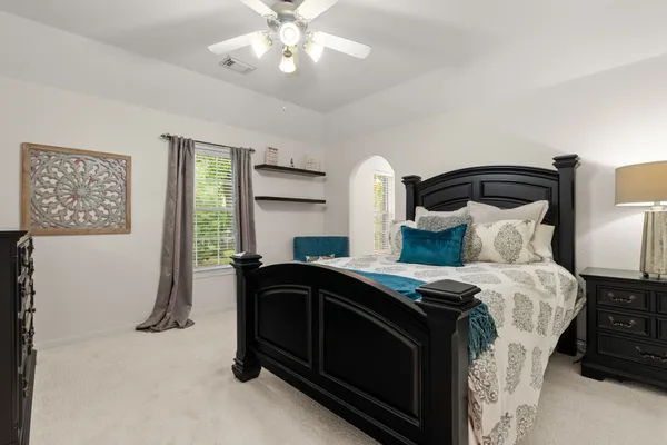 $1,125,000 | 23 Wooded Path Place, The Woodlands, TX 77382