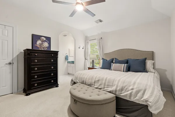 $1,125,000 | 23 Wooded Path Place, The Woodlands, TX 77382