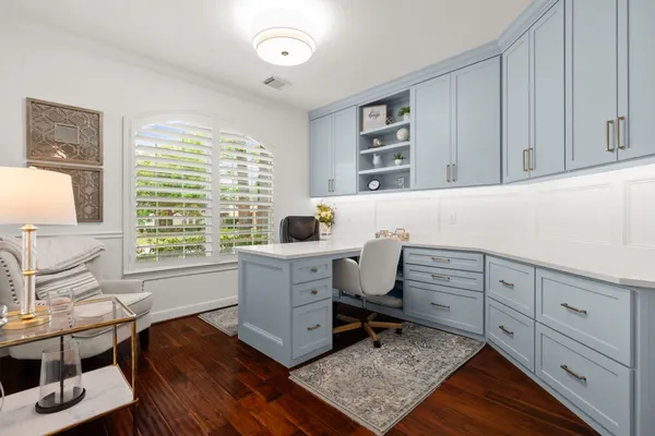 $1,125,000 | 23 Wooded Path Place, The Woodlands, TX 77382