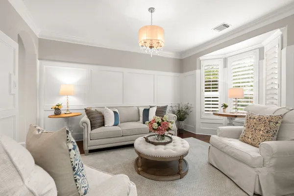 $1,125,000 | 23 Wooded Path Place, The Woodlands, TX 77382