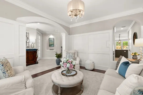 $1,125,000 | 23 Wooded Path Place, The Woodlands, TX 77382