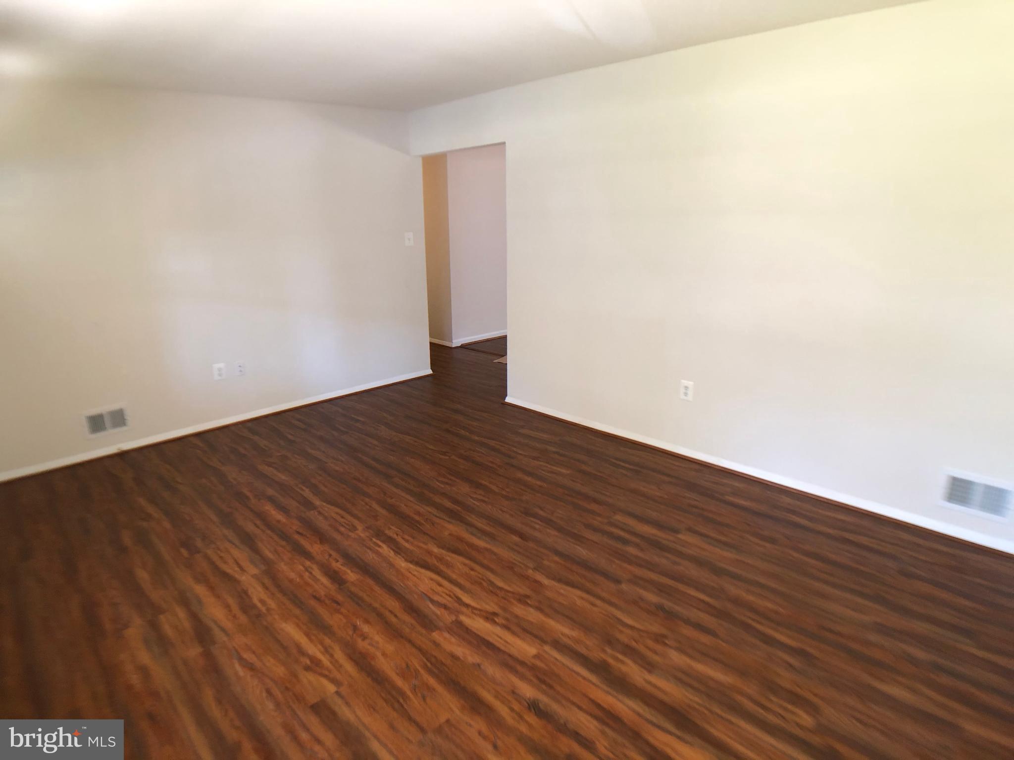 1102 Harvard Road Waldorf, MD 20602 - Photo 3 of 13 Living Room