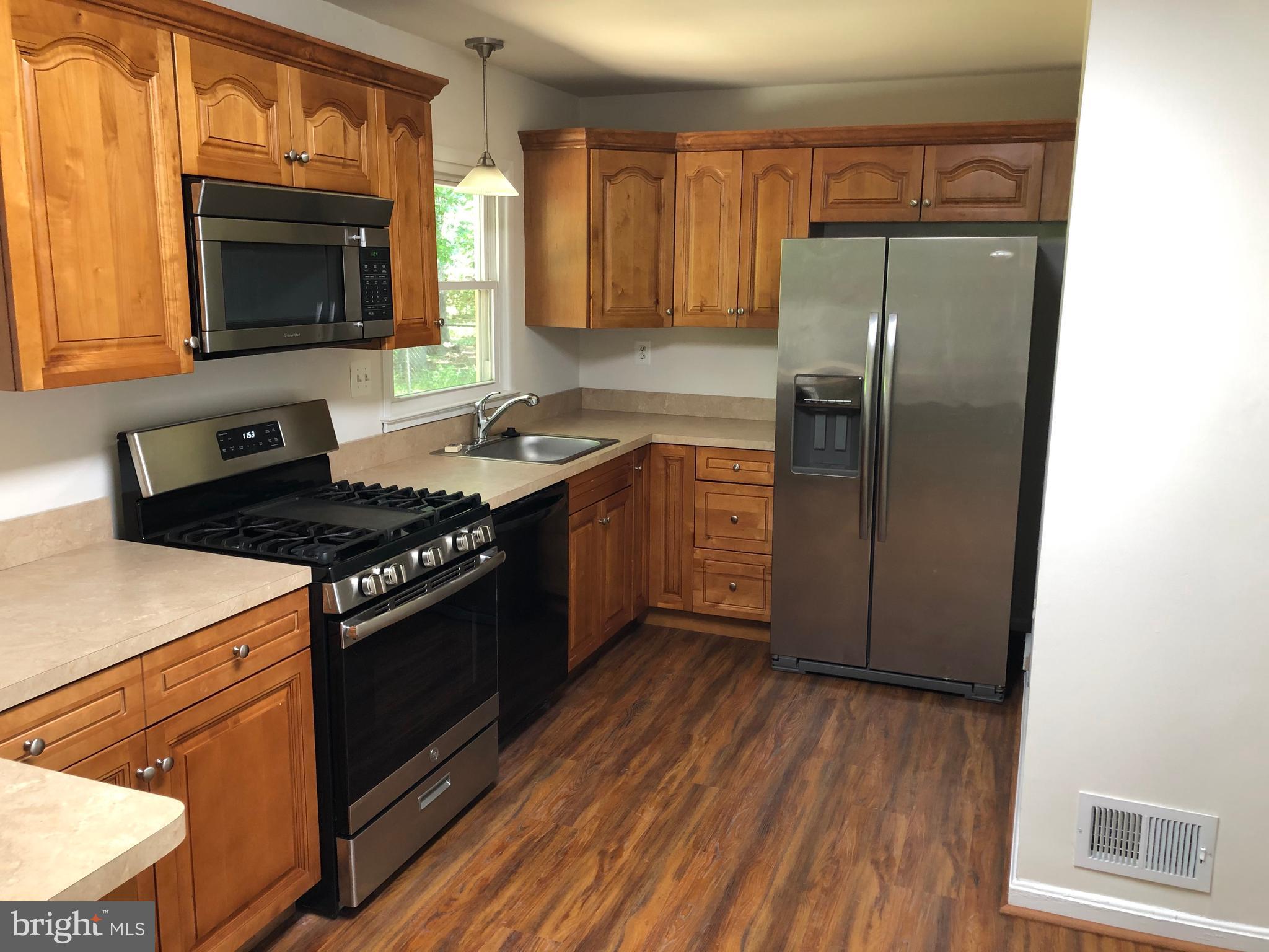 1102 Harvard Road Waldorf, MD 20602 - Photo 6 of 13 Kitchen