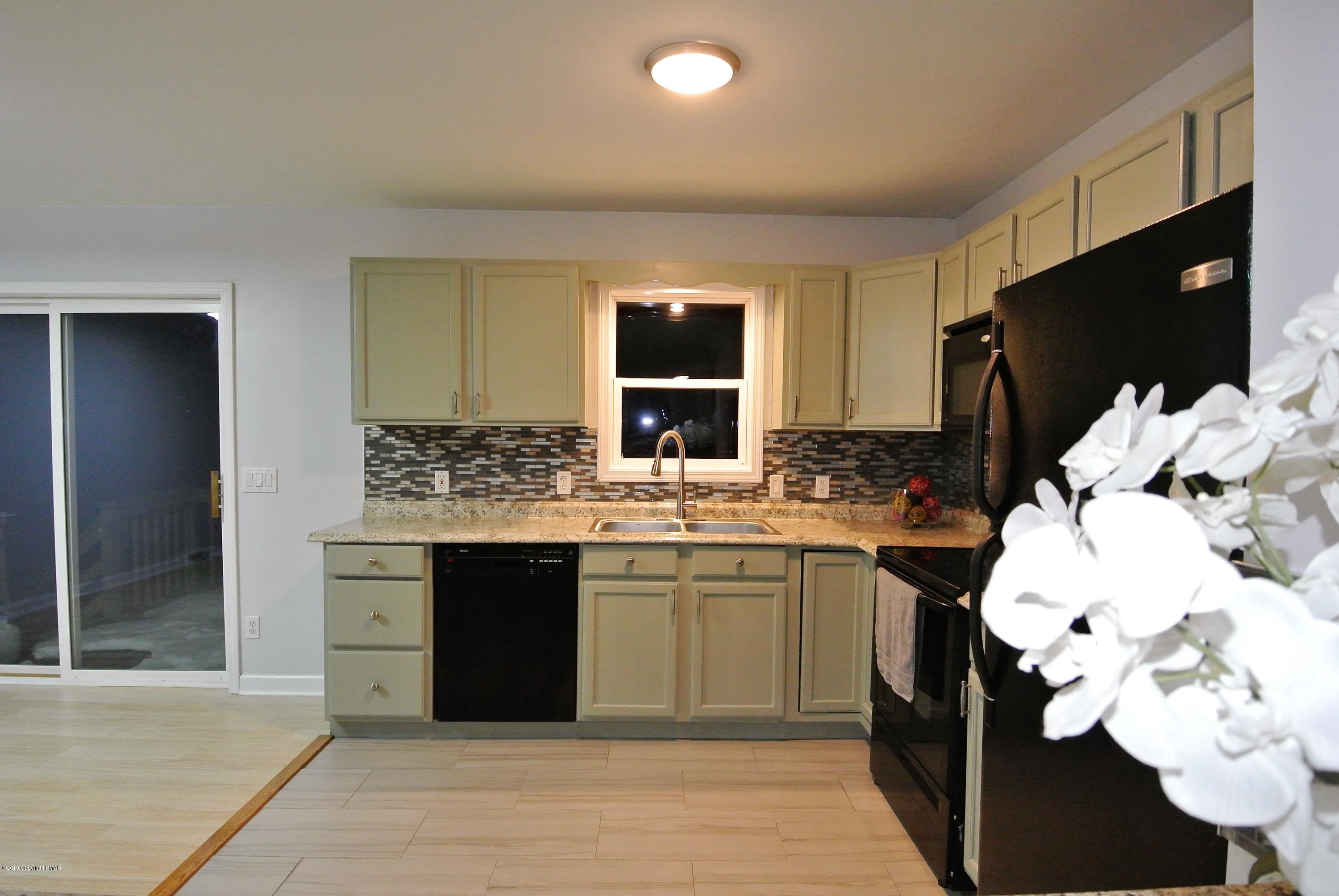 337 Laurel Lake Road Bartonsville, PA 18321 - Photo 13 of 34 KITCHEN