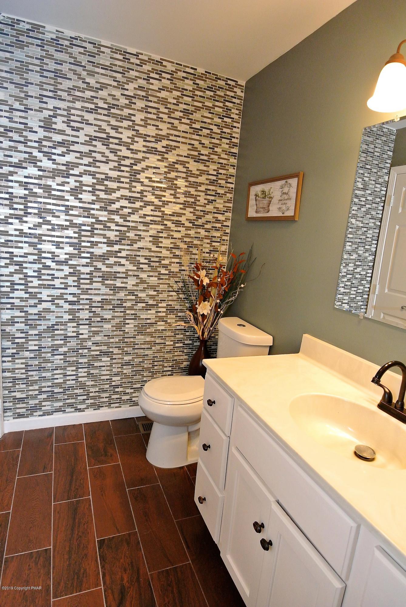 337 Laurel Lake Road Bartonsville, PA 18321 - Photo 15 of 34 MAIN BATHROOM