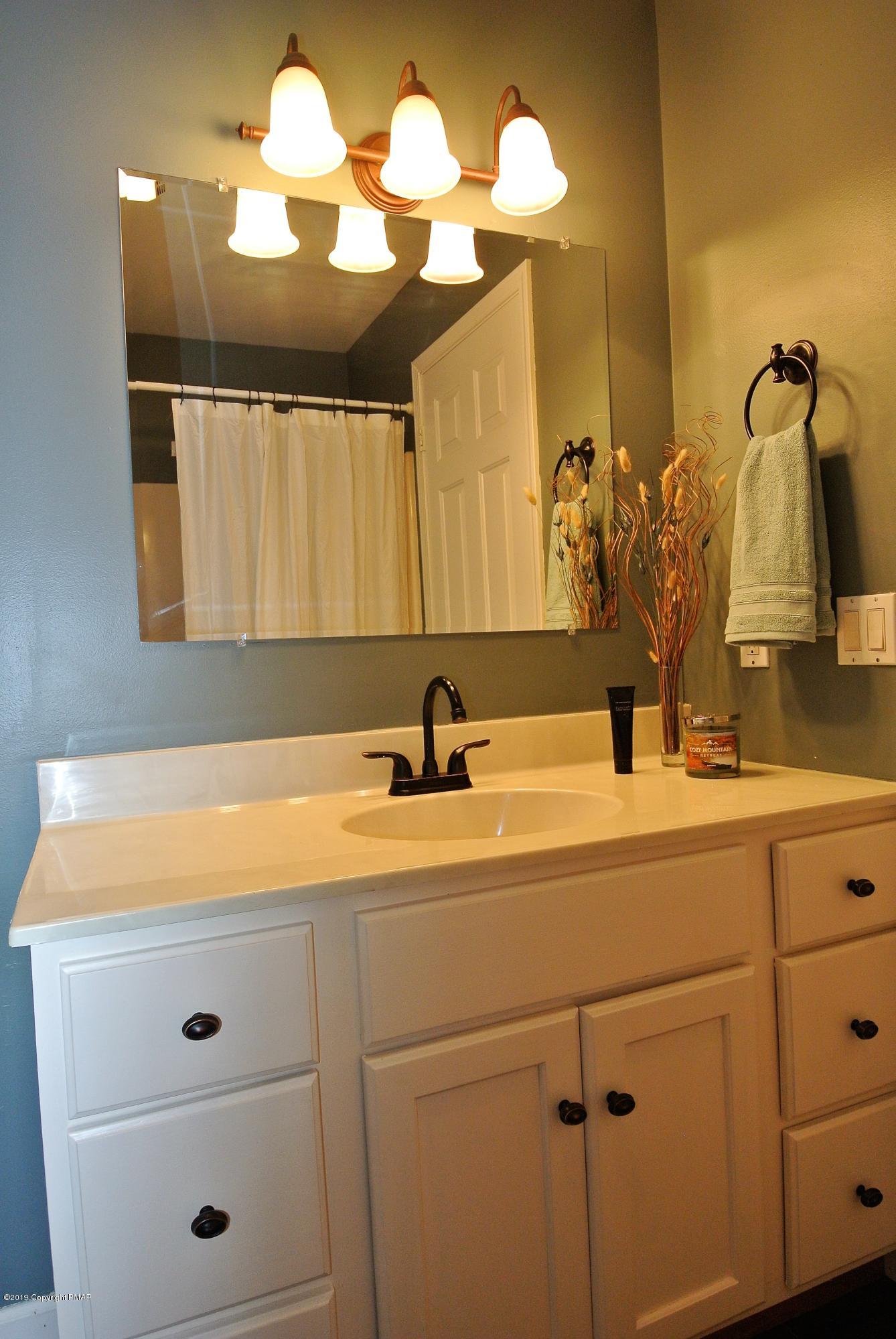 337 Laurel Lake Road Bartonsville, PA 18321 - Photo 17 of 34 MAIN BATHROOM
