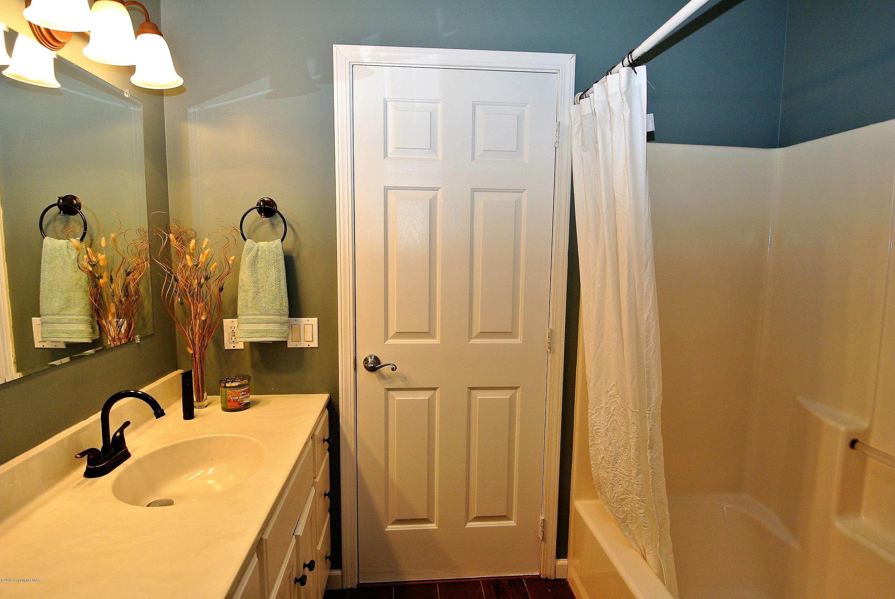 337 Laurel Lake Road Bartonsville, PA 18321 - Photo 19 of 34 MAIN BATHROOM