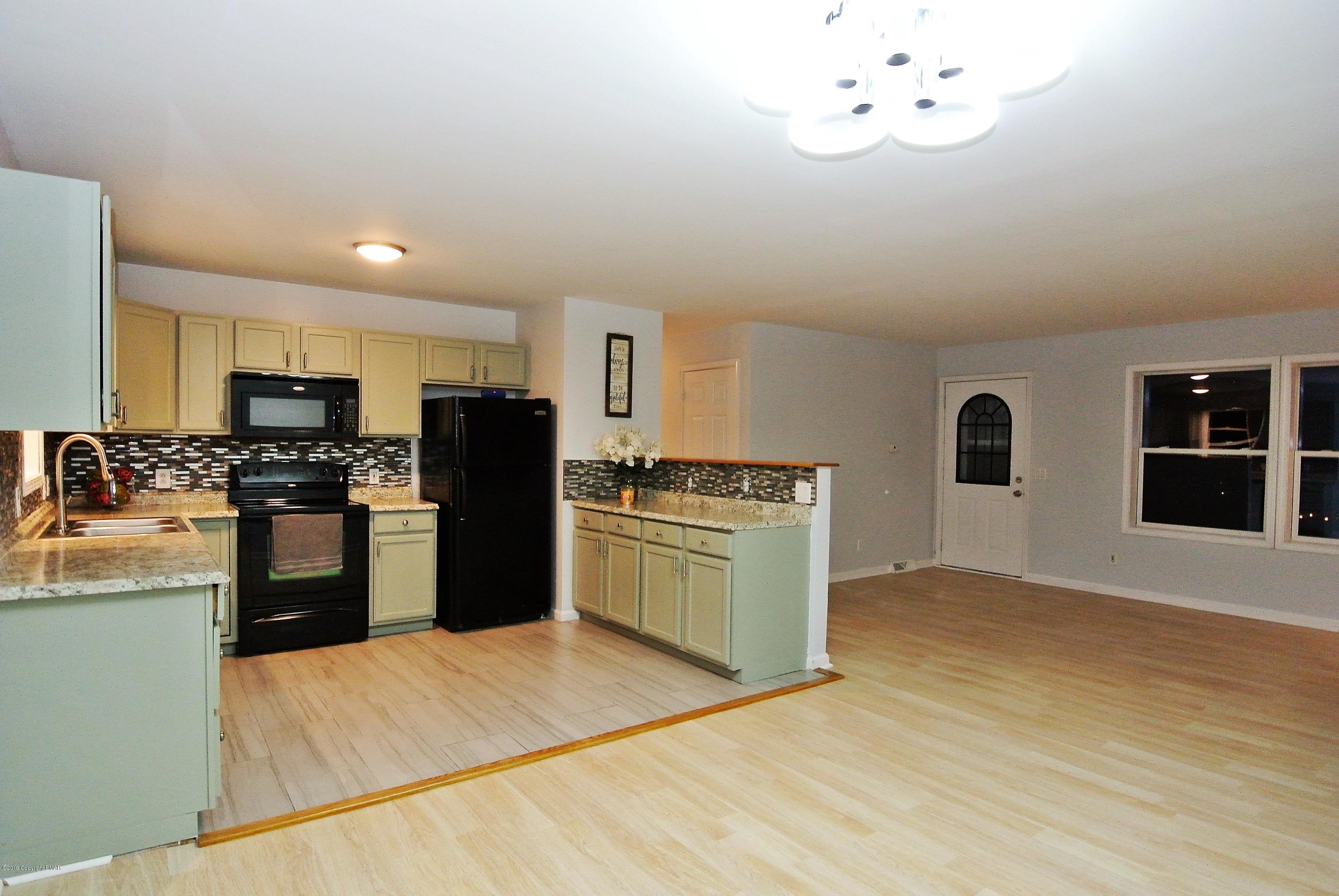 337 Laurel Lake Road Bartonsville, PA 18321 - Photo 10 of 34 LAUREL