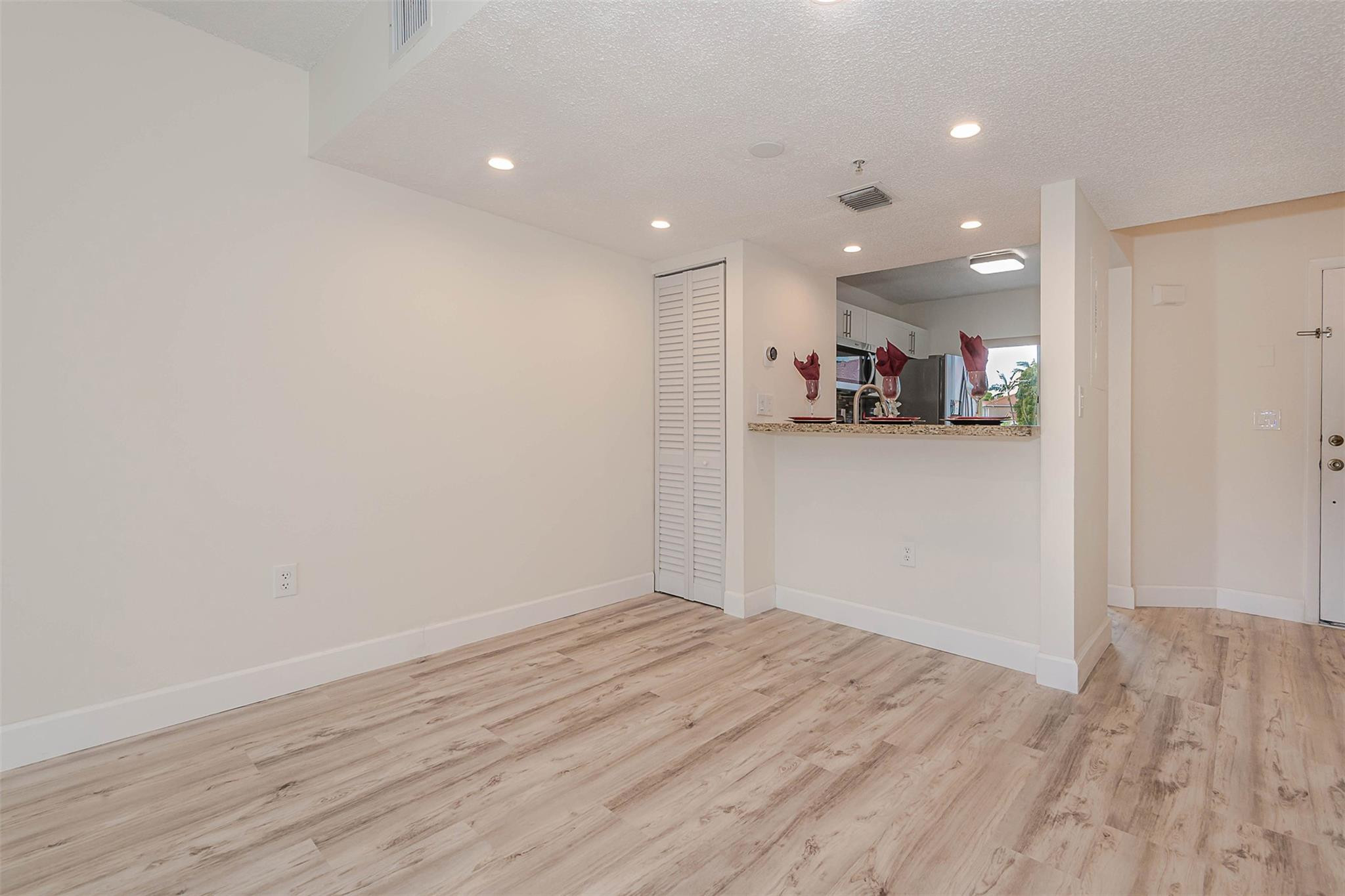 126 Riviera Circle, Unit 126 Weston, FL 33326 - Photo 6 of 27 Photo 6