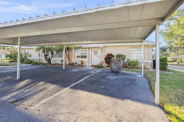 $99,499 | 2201 Holkham Place, Unit 2201, Sun City Center, FL 33573