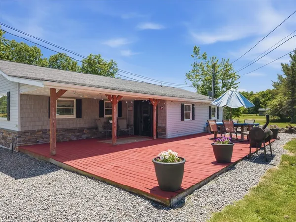 $299,900 | 20101 German Church Road, North Benton, OH 44449
