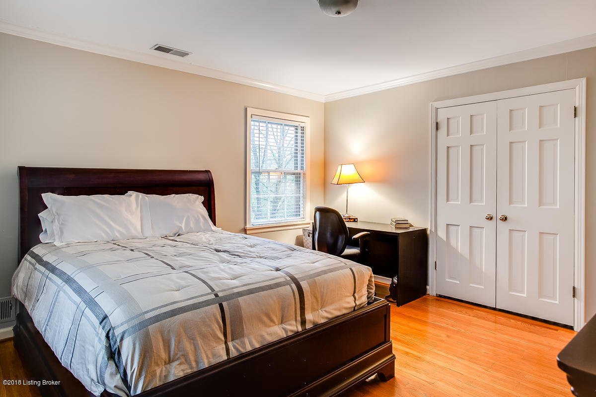 5214 Eastwind Road Louisville, KY 40207 - Photo 28 of 38 5214 Eastwind Rd-32