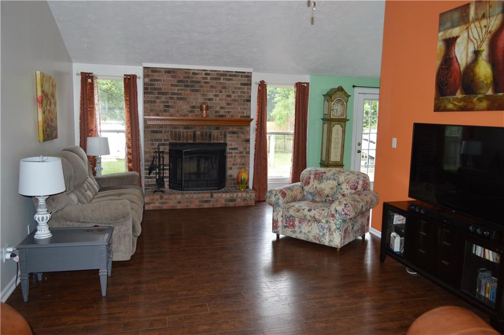 8278 Castle Ridge Lane Indianapolis, IN 46256 - Photo 8 of 27 Gallery Image 8