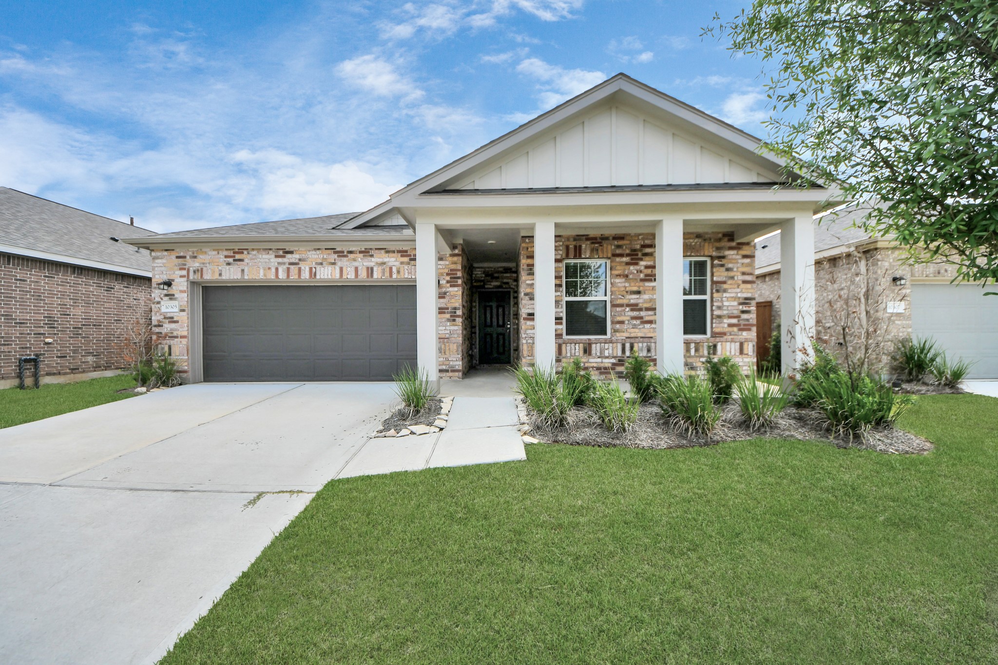 1902 Corsica Crk Lane Rosharon, TX 77583 - Photo 2 of 48