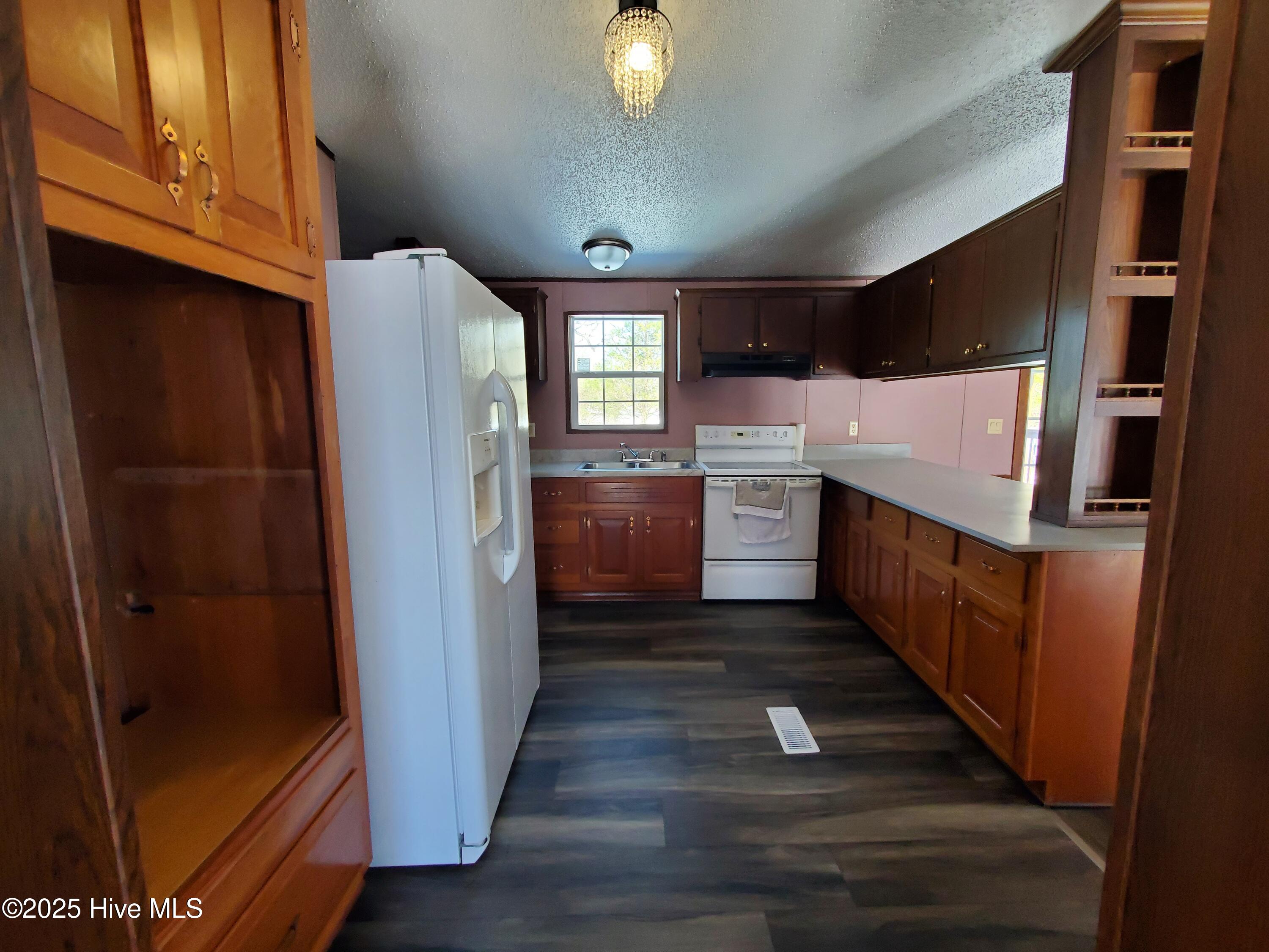 300 Horace Ward Avenue Windsor, NC 27983 - Photo 15 of 23 014 Kitcheb View 2