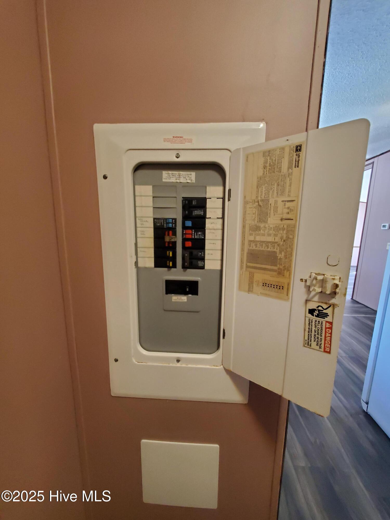 300 Horace Ward Avenue Windsor, NC 27983 - Photo 23 of 23 022 200AMP Svc box