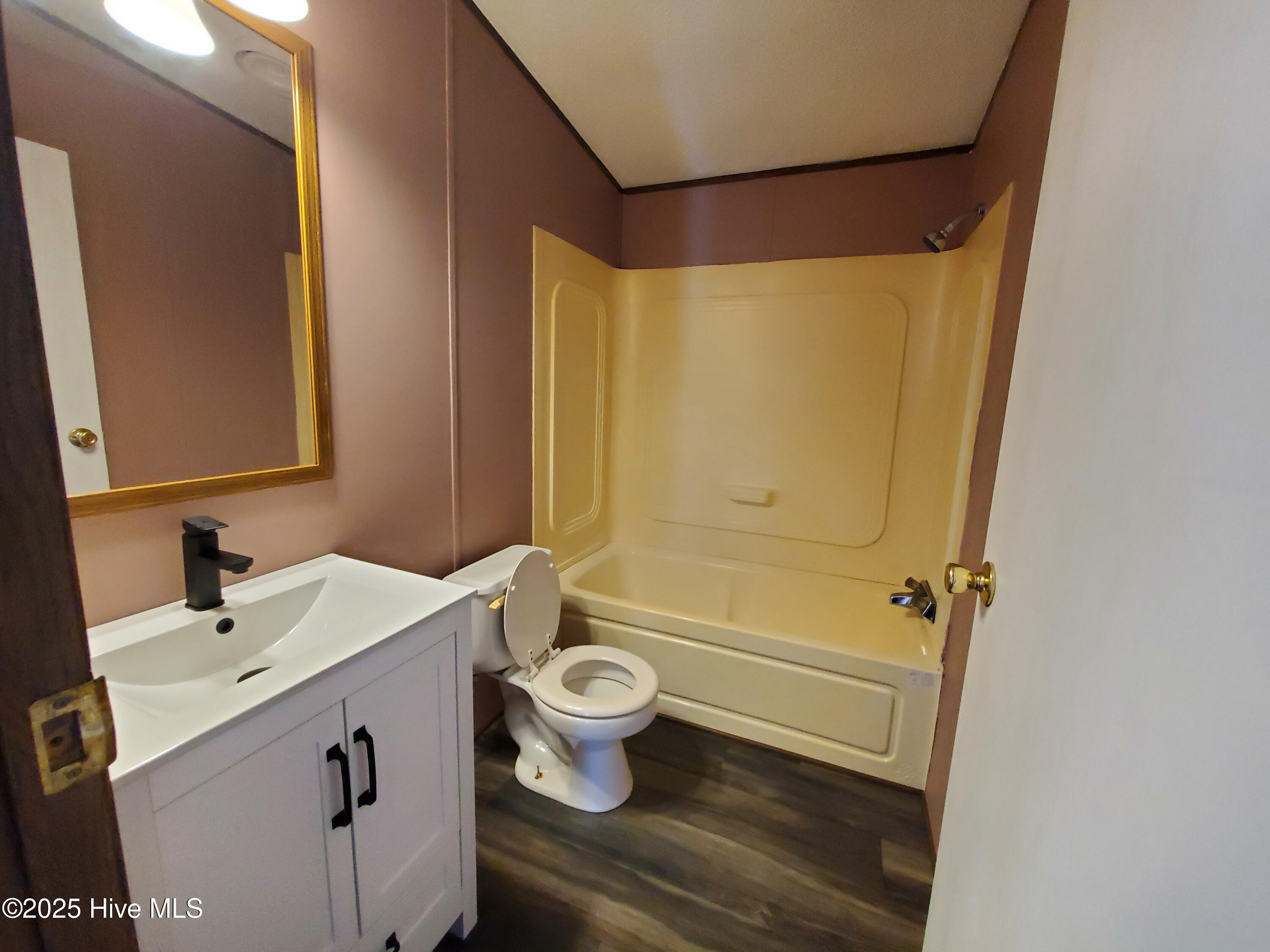 300 Horace Ward Avenue Windsor, NC 27983 - Photo 9 of 23 008 Hall Bath