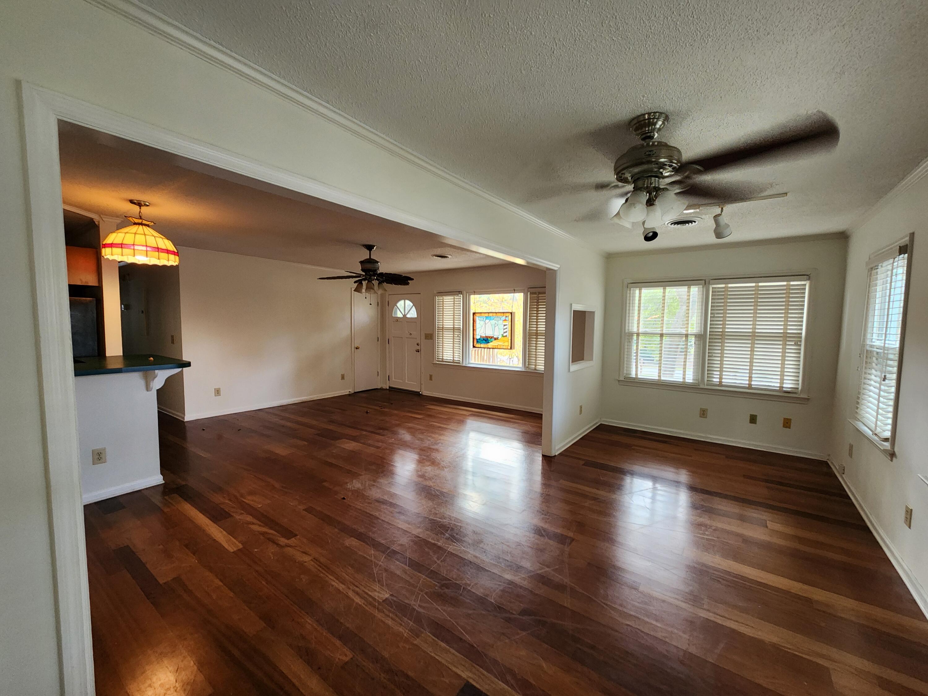 28 32nd Avenue Isle of Palms, SC 29451 - Photo 4 of 16 20251120_141520