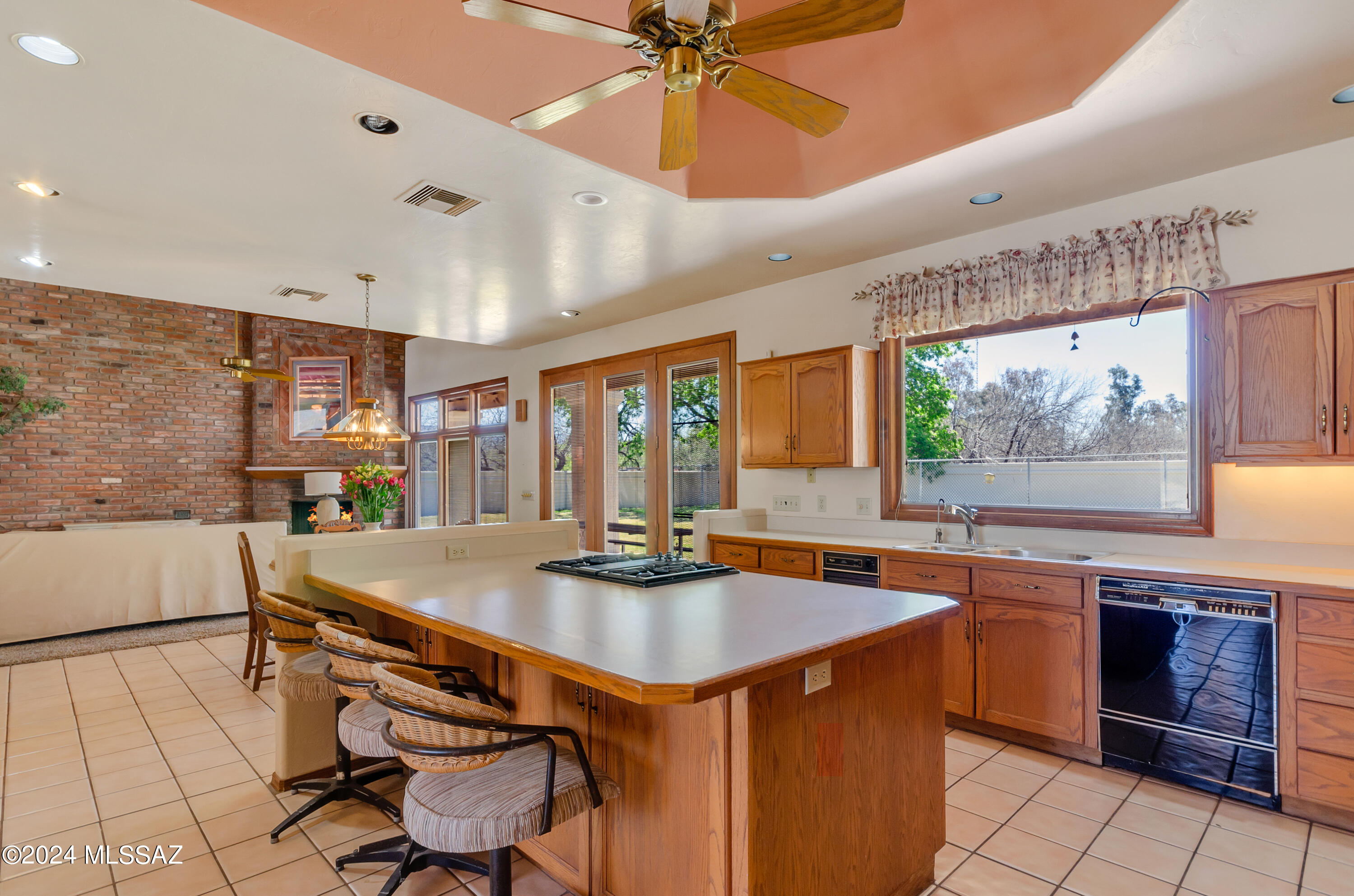8330 East Cloud Road Tucson, AZ 85750 - Photo 14 of 36 Gallery Image 14