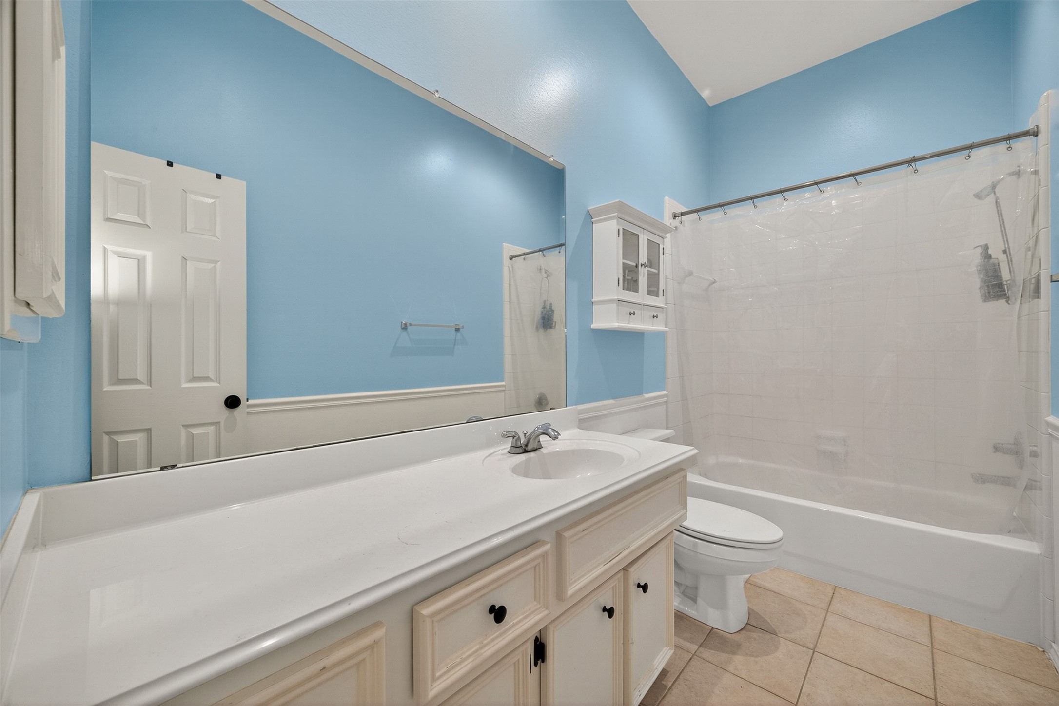 3131 Valley Court Manvel, TX 77578 - Photo 21 of 38 a bathroom with a sink a toilet and shower