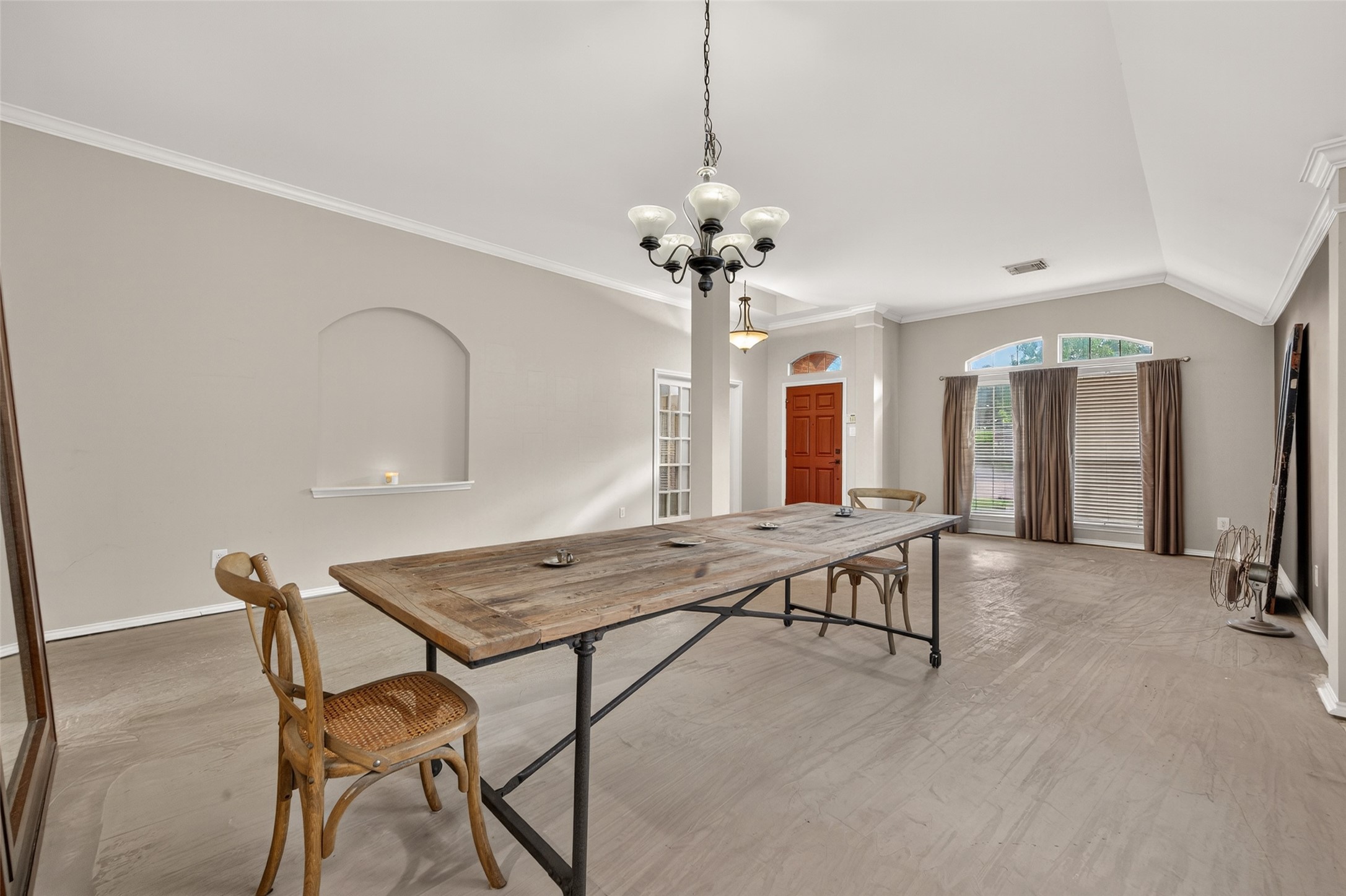 3131 Valley Court Manvel, TX 77578 - Photo 6 of 38 a view of a livingroom with furniture and a chandelier
