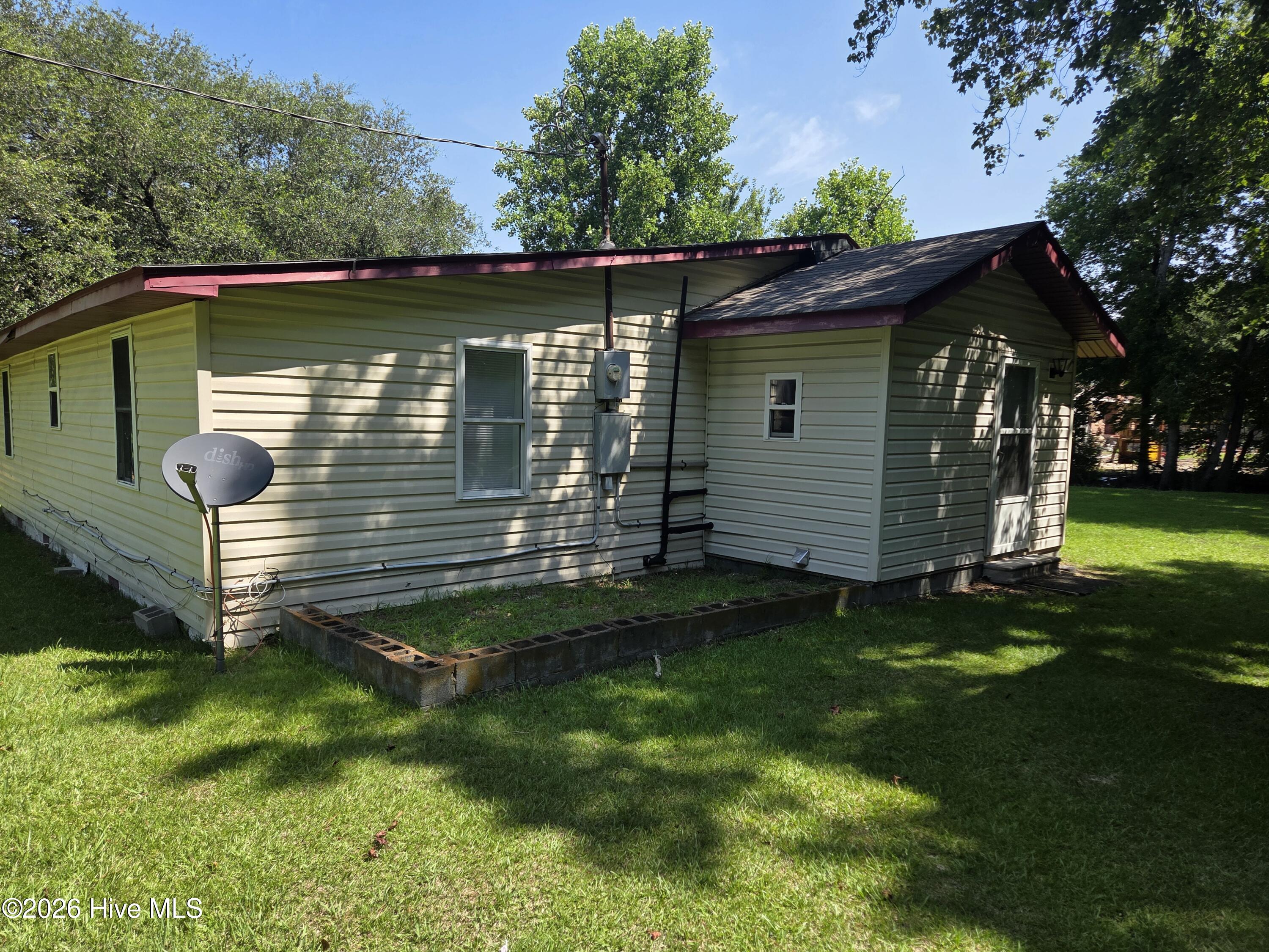 2612 Lowe Road Lumberton, NC 28360 - Photo 2 of 9