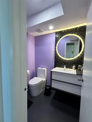 $2,300 | 3221 Northeast 8th Street, Unit 301F, Pompano Beach, FL 33062