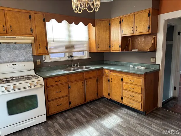 $87,500 | 709 Mayo Street, Carlinville, IL 62626