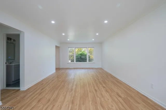 $4,300 | 20 Whitewood Drive, Morris Plains, NJ 07950